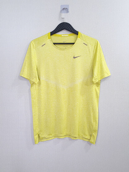 Nike Dri-FIT Rise 365 running top