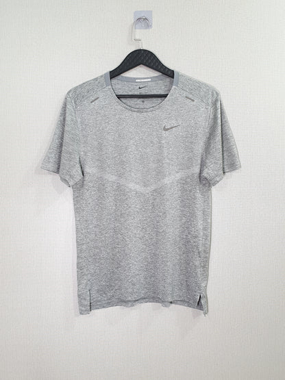 Nike Dri-FIT Rise 365 running top