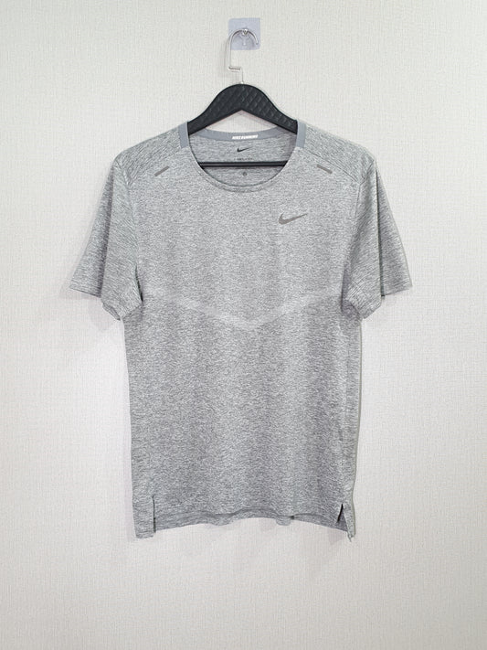 Nike Dri-FIT Rise 365 running top