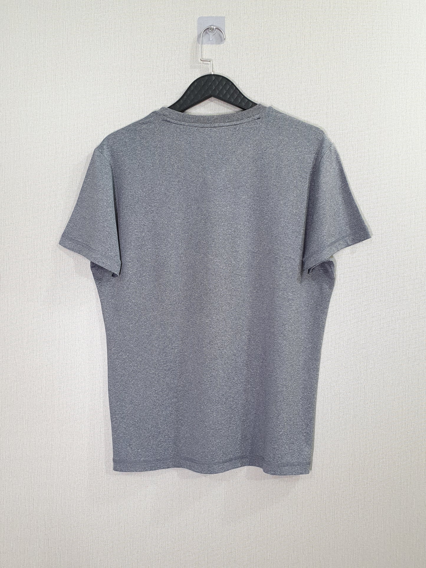 Henus Edwin V-neck