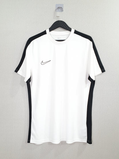 Nike Dri-FIT Academy 23 training Slim Fit