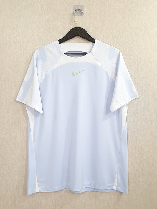 Nike Dri-FIT Strike