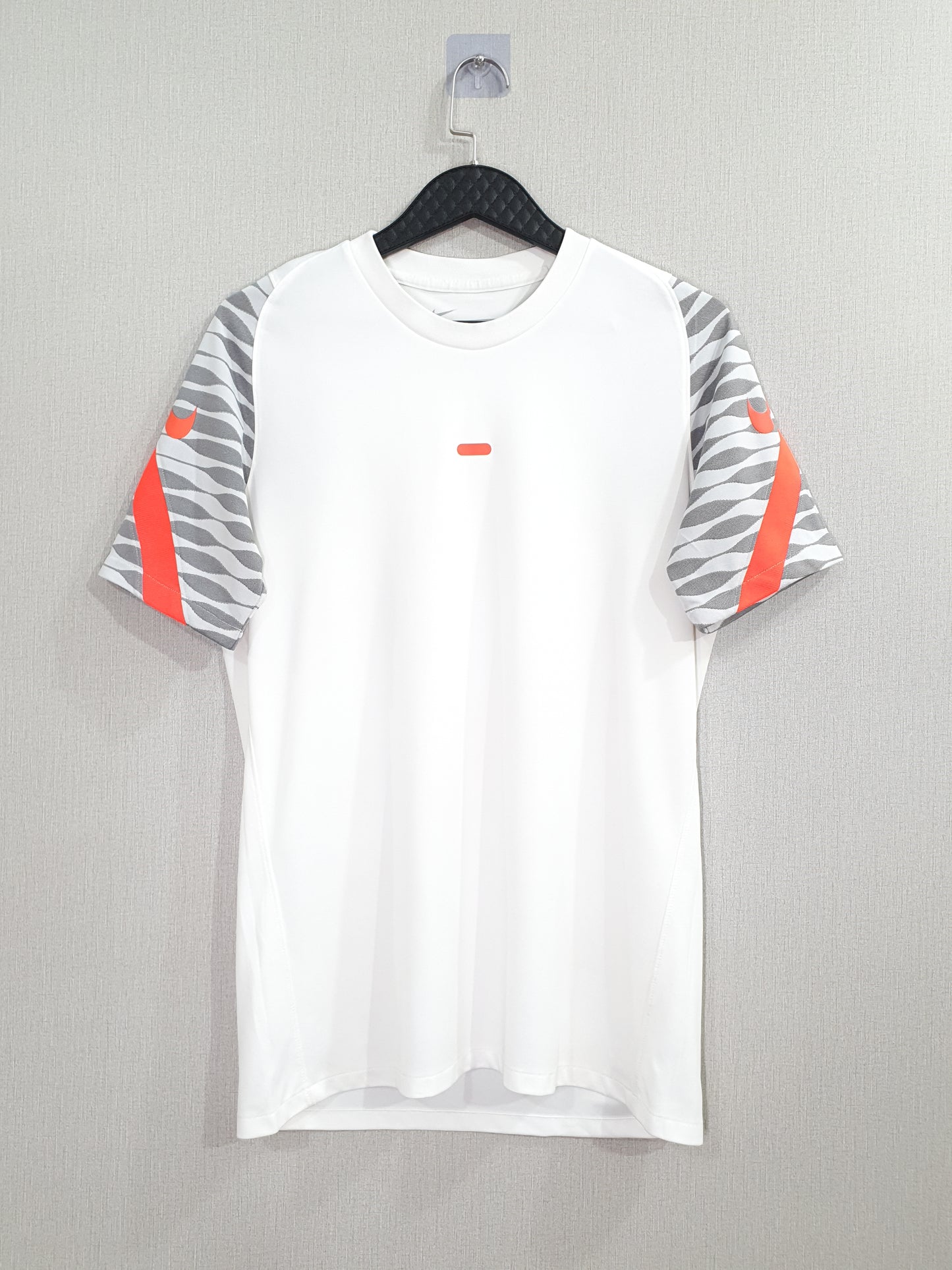 Nike Strike 21