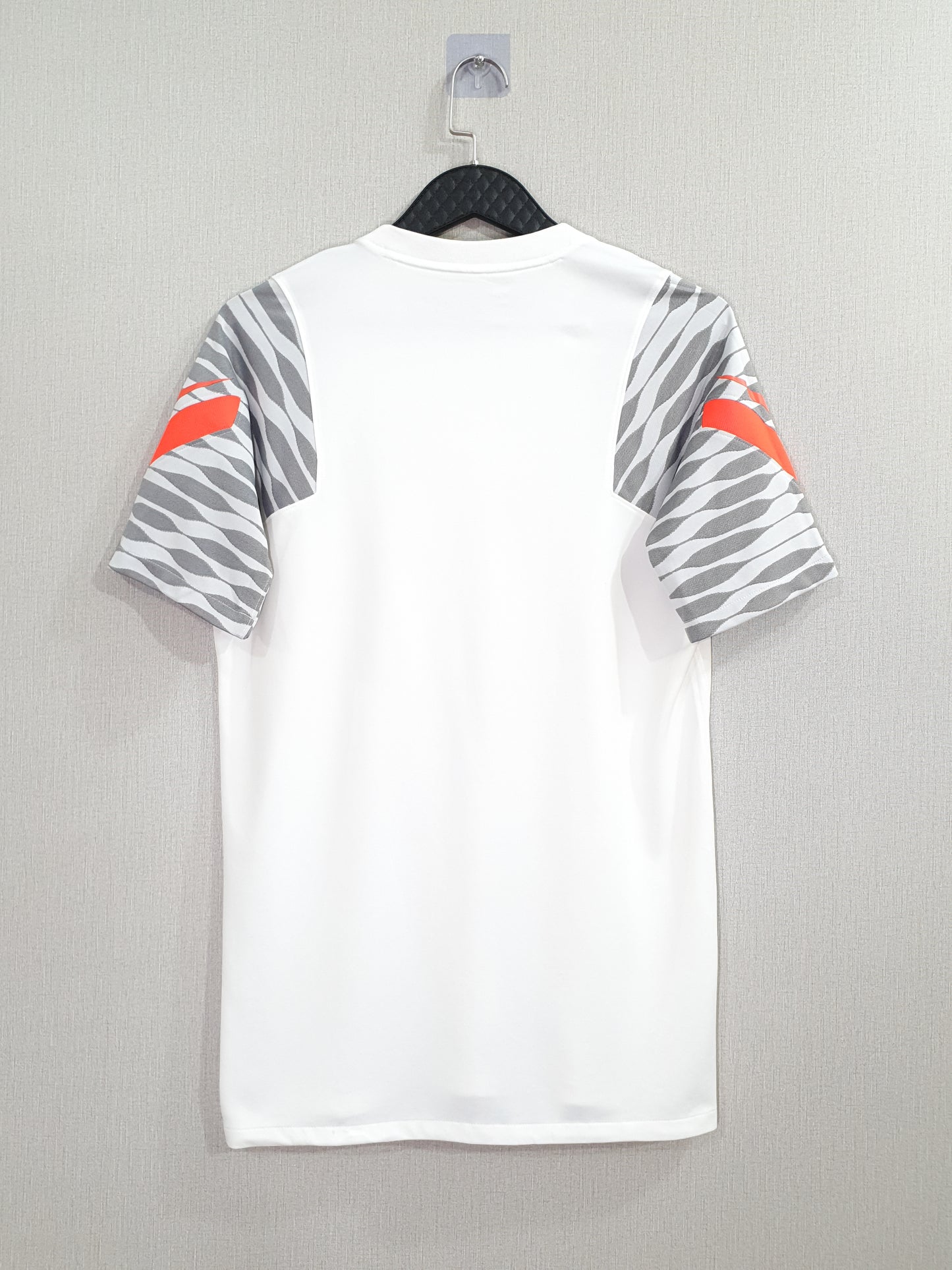 Nike Strike 21