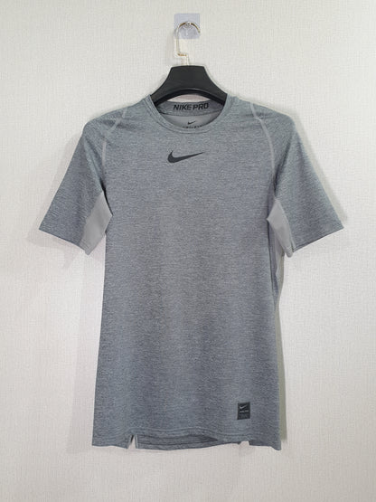 Nike Pro fitted training Muscle Fit