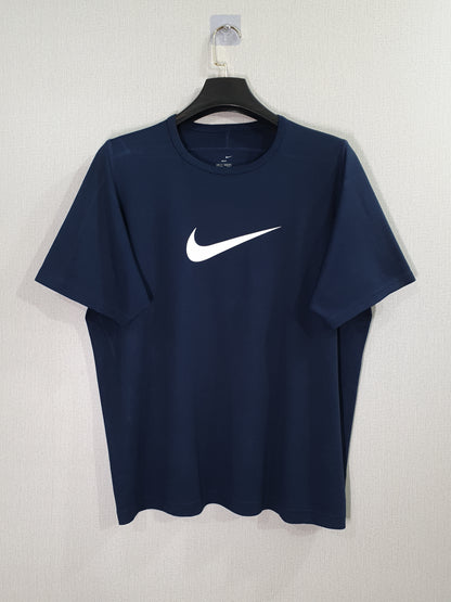 Nike Sportswear Swoosh