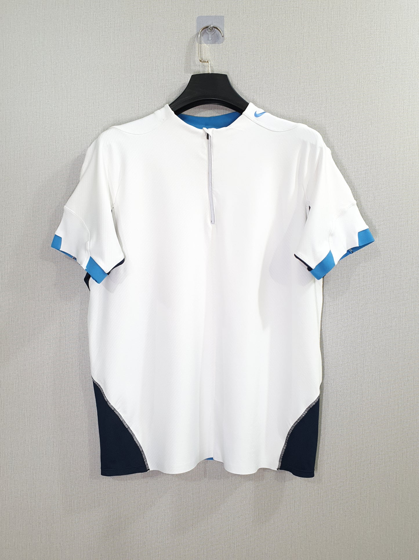 Nike Sphere React athletic top
