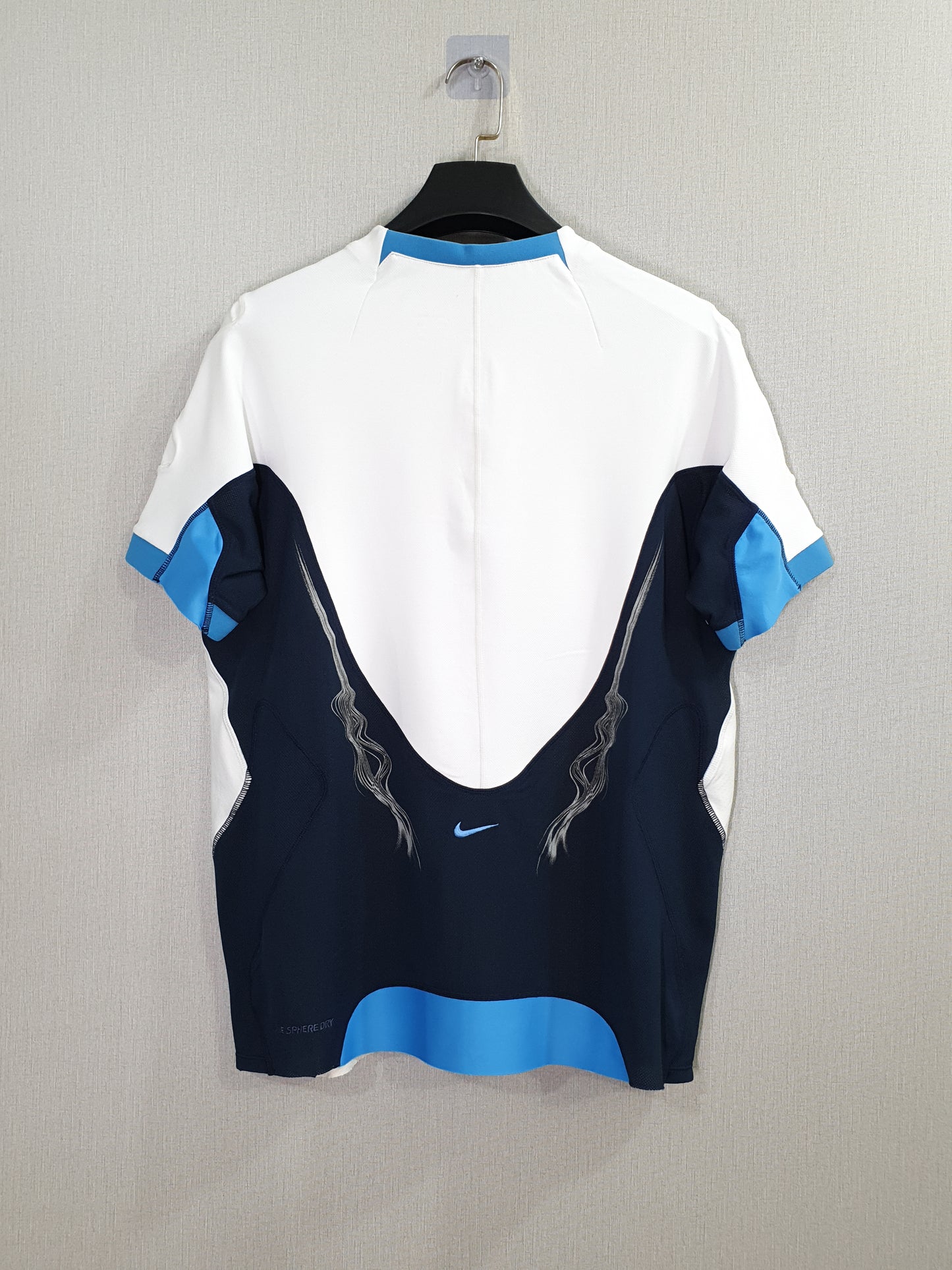 Nike Sphere React athletic top