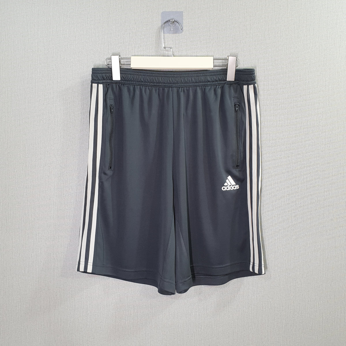 adidas Designed 2 Move 3-Stripes Shorts