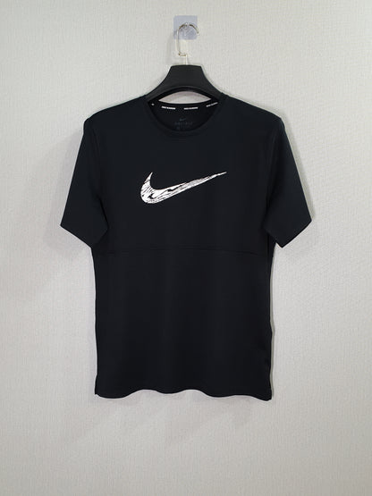 Nike Breathe Wild Run Slim Fit